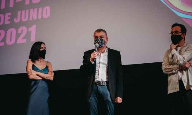 EL MUNDO LITERARIO DE MANUEL VILAS LLEGA A LA GRAN PANTALLA CON EL ESTRENO MUNDIAL DE «VILAS Y SUS DOBLES» EN EL FESTIVAL INTERNACIONAL DE CINE DE HUESCA