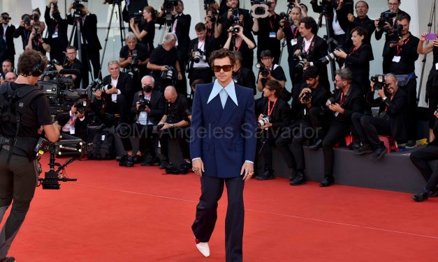 Harry Styles, Olivia Wilde, Nick Kroll, Florence Pugh, Chris Pine, Sydney Chandler y Gemma Chan desfilan por la alfombra roja del Festival de Venecia con «Don’t Worry Darling”. Foto ©M. Angeles Salvador