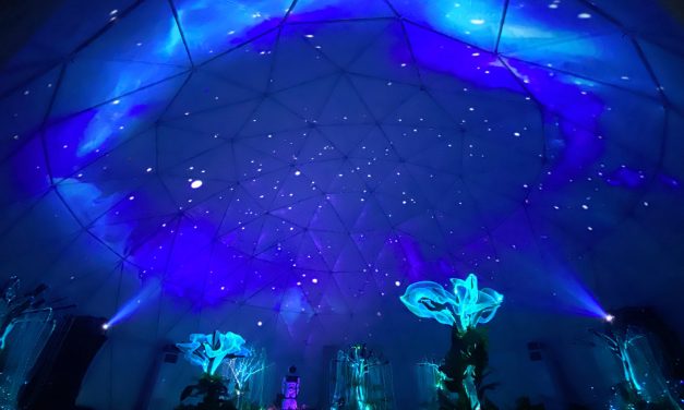 Los proyectores láser de la Serie HS de Christie transportan a los visitantes al planeta Nebula con visuales envolventes