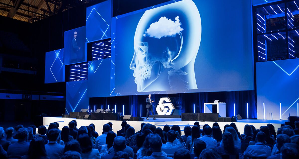 Europalco logra un escenario tecnológico y futurista para el encuentro Caixa Fora da Caixa