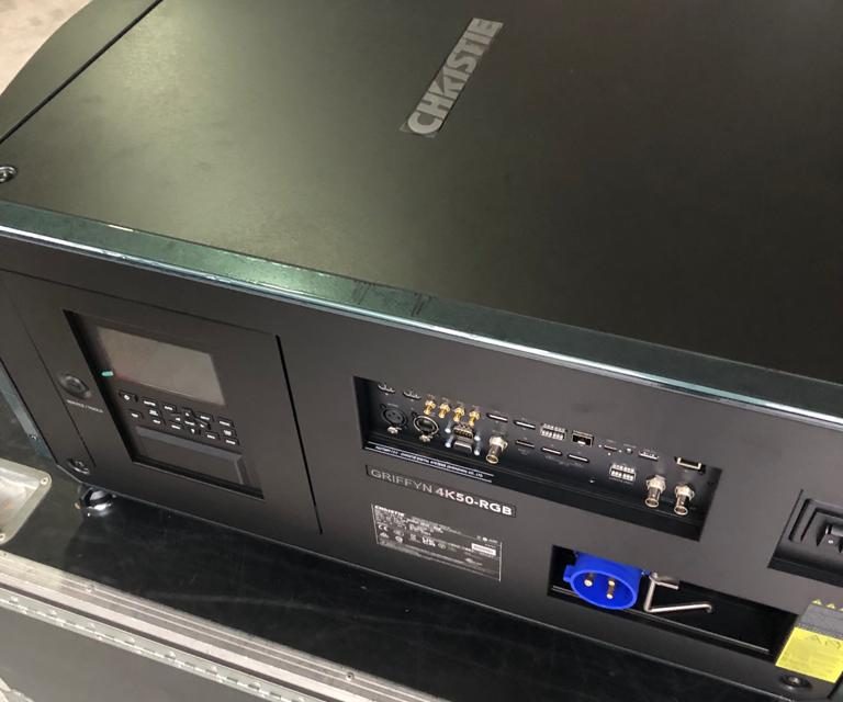 On Projecoes adquiere los primeros proyectores láser puro RGB de 50.000 lúmenes de América Latina