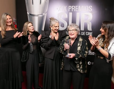 LA  ACADEMIA  ARGENTINA ENTREGÓ  SUS  PREMIOS