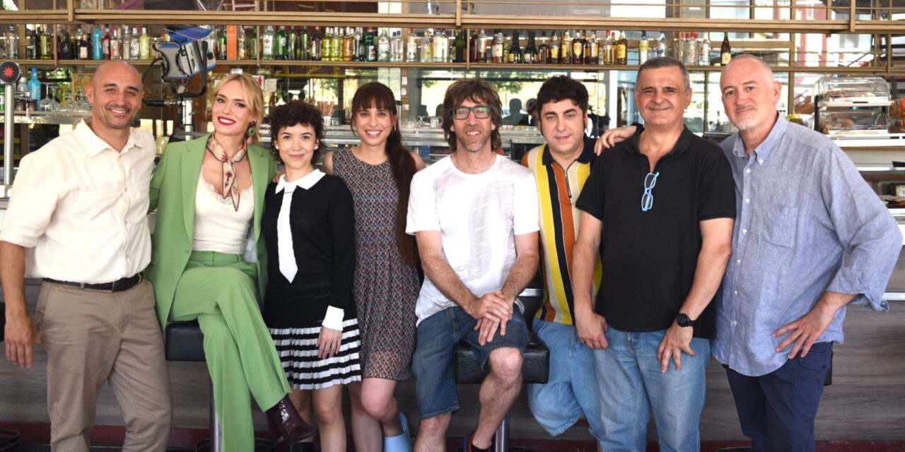 FINALIZA EL RODAJE DE’UNA PISTOLA, UNA BALA Y UN OSO PANDA’, EL NUEVO LARGOMETRAJE DIRIGIDO POR ORIOL CARDÚS