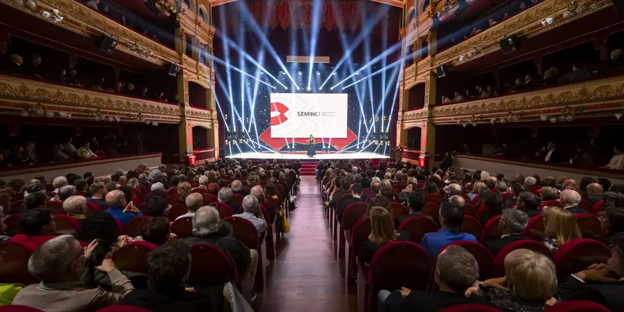 CURSOS DE PRODUCCIÓN EN LÍNEA Y ASISTENCIA DE DIRECCIÓN (CON BECAS DE NETFLIX)