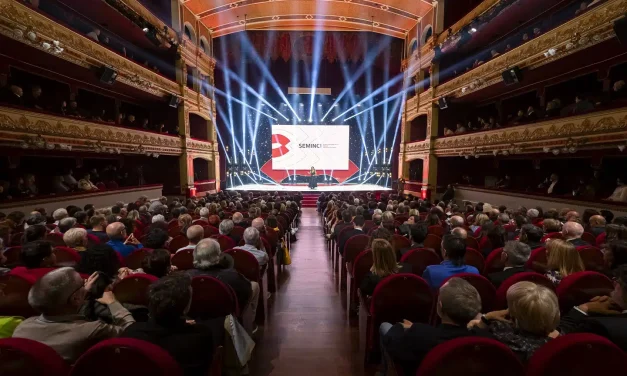 CURSOS DE PRODUCCIÓN EN LÍNEA Y ASISTENCIA DE DIRECCIÓN (CON BECAS DE NETFLIX)